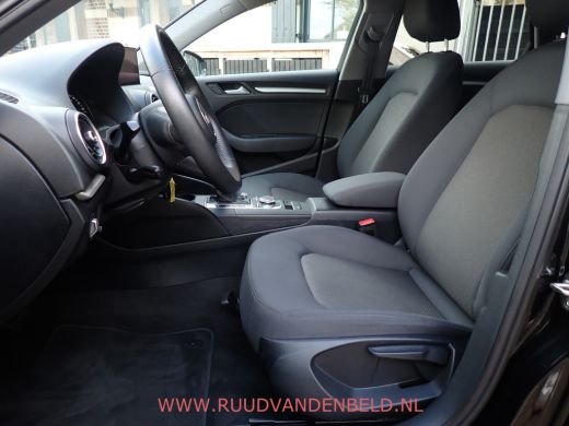 Audi A3 Sportback 30TFSI CARPLAY / CRUISE / NAVIGATIE / PDC ActivLease financial lease