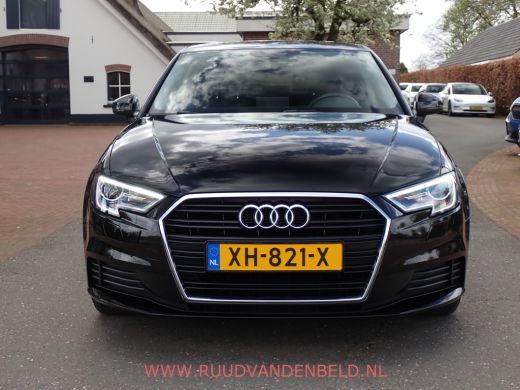 Audi A3 Sportback 30TFSI CARPLAY / CRUISE / NAVIGATIE / PDC ActivLease financial lease