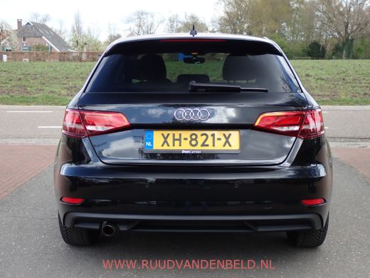 Audi A3 Sportback 30TFSI CARPLAY / CRUISE / NAVIGATIE / PDC ActivLease financial lease