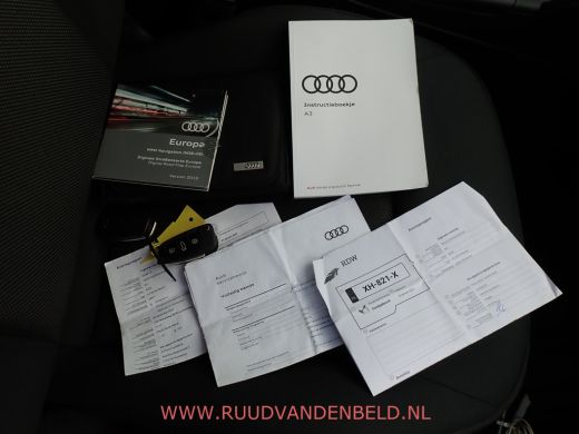 Audi A3 Sportback 30TFSI CARPLAY / CRUISE / NAVIGATIE / PDC ActivLease financial lease