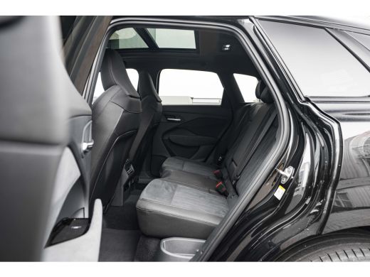 Audi Q3 S edition e-hybrid 272 pk 272PK | Panorama Dak | Matrix LED incl. Digitale lichtprojecties | 360 ... ActivLease financial lease