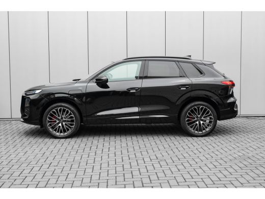 Audi Q3 S edition e-hybrid 272 pk 272PK | Panorama Dak | Matrix LED incl. Digitale lichtprojecties | 360 ... ActivLease financial lease
