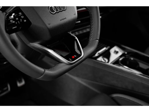 Audi Q3 S edition | Adaptive cruise control | Audi sound system | Cruise control ActivLease financial lease