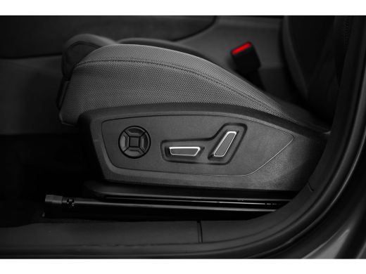 Audi Q3 S edition | Adaptive cruise control | Audi sound system | Cruise control ActivLease financial lease