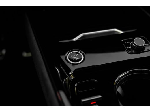 Audi Q3 S edition | Adaptive cruise control | Audi sound system | Cruise control ActivLease financial lease