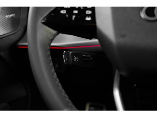 Audi Q3 S edition | Adaptive cruise control | Audi sound system | Cruise control ActivLease financial lease