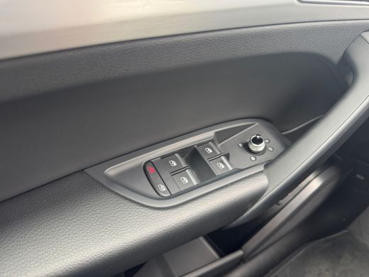 Audi Q5 50 299pk TFSI e S edition Parkeerhulp plus | Adaptive cruise control | Stoelverwarming voorin ActivLease financial lease