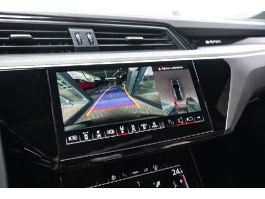Audi SQ8 e-tron quattro / Panoramadak/ Bang & Olufsen Sound System/ Rode stiksels/ Head-up/ / Trekhaak/ 37... ActivLease financial lease