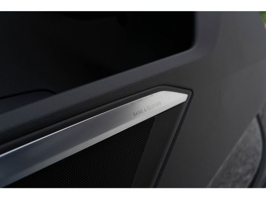 Audi SQ8 e-tron quattro / Panoramadak/ Bang & Olufsen Sound System/ Rode stiksels/ Head-up/ / Trekhaak/ 37... ActivLease financial lease