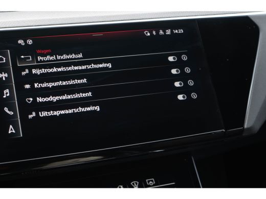 Audi SQ8 e-tron quattro / Panoramadak/ Bang & Olufsen Sound System/ Rode stiksels/ Head-up/ / Trekhaak/ 37... ActivLease financial lease