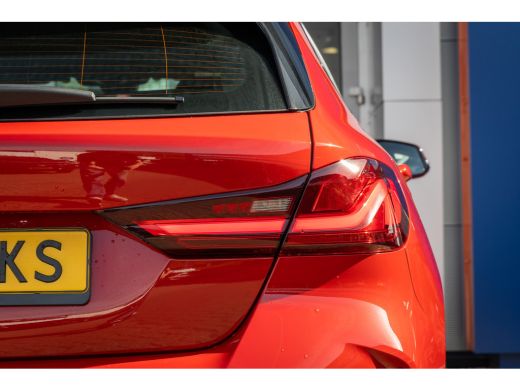 BMW 1 Serie 118i M-Sport | 17 inch | Virtual Cockpit | LED | Navigatie | Cruise Control | Airco (automatisch)... ActivLease financial lease