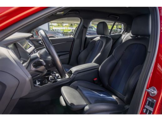 BMW 1 Serie 118i M-Sport | 17 inch | Virtual Cockpit | LED | Navigatie | Cruise Control | Airco (automatisch)... ActivLease financial lease