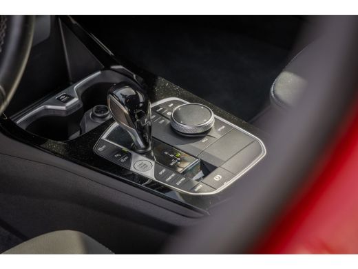 BMW 1 Serie 118i M-Sport | 17 inch | Virtual Cockpit | LED | Navigatie | Cruise Control | Airco (automatisch)... ActivLease financial lease
