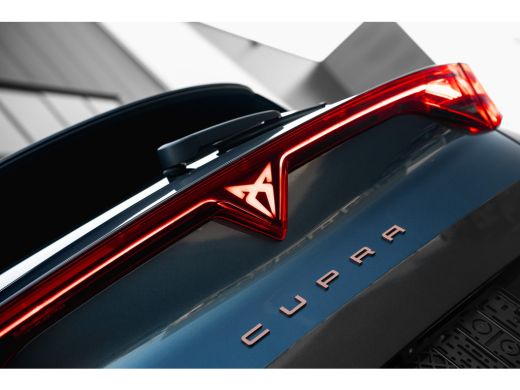 CUPRA Formentor 1.5 TSI e-Hybrid 272pk VZ Performance | Panoramadak | Trekhaak | Leder | Sennheiser | 360 Camera ActivLease financial lease
