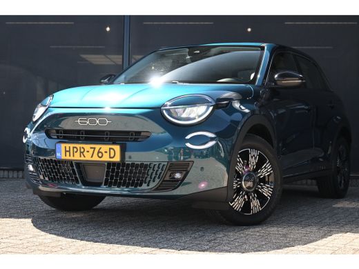 Fiat 600 1.2 Hybrid Urban 110pk | Pack Style + Comfort | Keyless-Entry | Achteruitrijcamera | Navigatie | ...