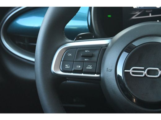 Fiat 600 1.2 Hybrid Urban 110pk | Pack Style + Comfort | Keyless-Entry | Achteruitrijcamera | Navigatie | ... ActivLease financial lease