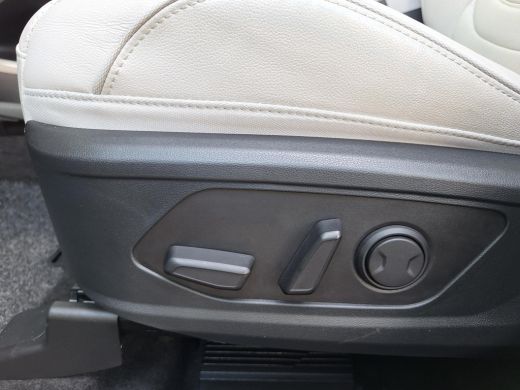 Hyundai Tucson 1.6 T-GDI HEV Premium | Trekhaak 1.650kg! | Climate Control 3 zone | Rijklaarprijs ! ActivLease financial lease