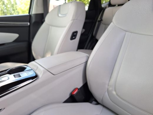 Hyundai Tucson 1.6 T-GDI HEV Premium | Trekhaak 1.650kg! | Climate Control 3 zone | Rijklaarprijs ! ActivLease financial lease