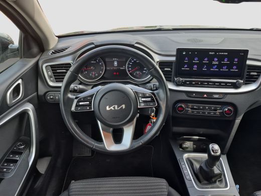 Kia Ceed 1.5 T-GDi DynamicLine 160pk | Trekhaak | Full LED | Camera | Adaptive CC | Carplay/android auto | ActivLease financial lease