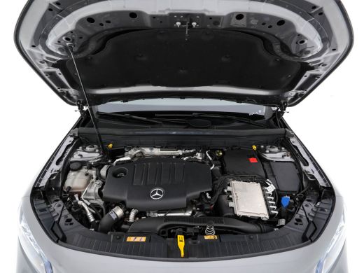 Mercedes-Benz 200-klasse 200 d ( VAN ) Premium AMG-SportPack Aut. *LEATHER-MICROFIBRE | FULL-LED | AMBIENT-LIGHT | WIDE-SC... ActivLease financial lease