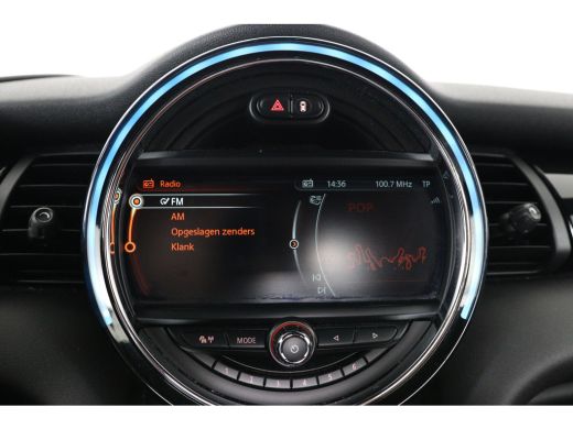 Mini Cooper Cabrio 1.5 Cooper Chili Serious Business | Stoelverwarming | Camera | Head-Up | Climate Control | Leder ... ActivLease financial lease