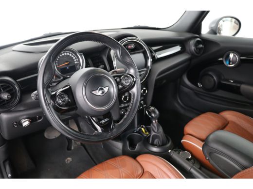 Mini Cooper Cabrio 1.5 Cooper Chili Serious Business | Stoelverwarming | Camera | Head-Up | Climate Control | Leder ... ActivLease financial lease