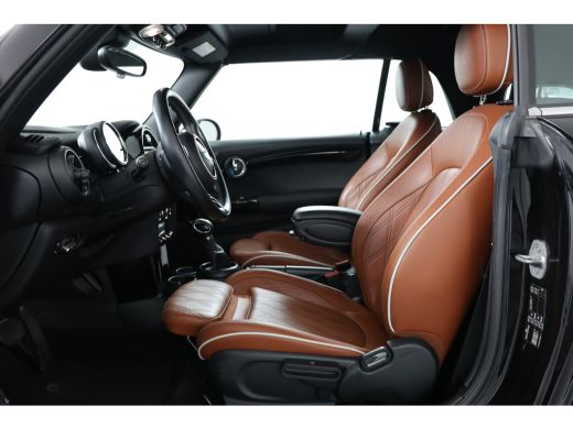 Mini Cooper Cabrio 1.5 Cooper Chili Serious Business | Stoelverwarming | Camera | Head-Up | Climate Control | Leder ... ActivLease financial lease