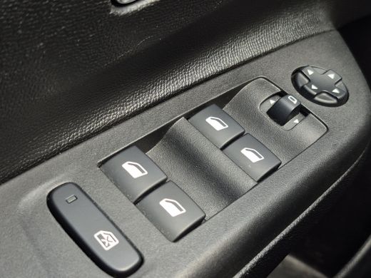 Opel Corsa 1.2 Edition 101pk | Parkeersensoren | Carplay/android auto | DAB | LED | ActivLease financial lease