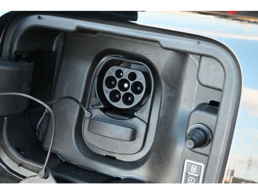 Opel Frontera Electric Edition 44 kWh 3 Fase 8 Jaar Garantie! 99%SOH! | Navigatie | Achteruitrijcamera | Draadl... ActivLease financial lease