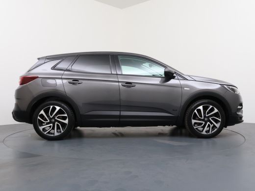Opel Grandland X 1.6 Turbo Hybrid Business Edition / Navigatie / Camera / Parkeersensoren / ECC / Carplay / 18'' LMV ActivLease financial lease