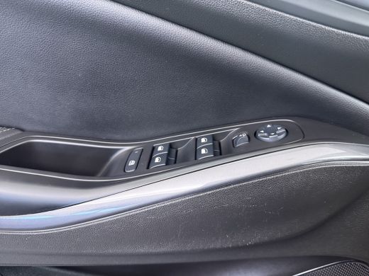 Opel Grandland X 1.6 Turbo Hybrid Business Edition / Navigatie / Camera / Parkeersensoren / ECC / Carplay / 18'' LMV ActivLease financial lease