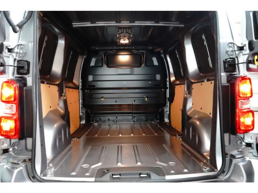 Opel Vivaro Innovation 2.0 CDTi L2H1 177 PK Automaat-8 Airco | Camera | Adaptive Cruise | LM Velgen | Apple C... ActivLease financial lease