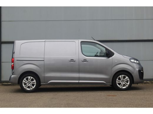 Opel Vivaro L2H1 180 PK Innovation AUT. | Camera | Airco | Cruise C. | BLIS | Park Assist V&A | CarPlay | Nav... ActivLease financial lease