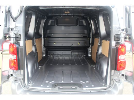 Opel Vivaro L2H1 180 PK Innovation AUT. | Camera | Airco | Cruise C. | BLIS | Park Assist V&A | CarPlay | Nav... ActivLease financial lease