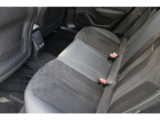 Peugeot 2008 1.2 PureTech GT Pack | Automaat | Navigatie | Camera | Panorama/schuifdak | Alcantara | Focal | 1... ActivLease financial lease