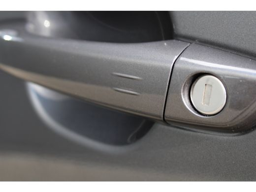 Peugeot 2008 1.2 PureTech GT Pack | Automaat | Navigatie | Camera | Panorama/schuifdak | Alcantara | Focal | 1... ActivLease financial lease