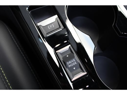 Peugeot 2008 1.2 PureTech GT Pack | Automaat | Navigatie | Camera | Panorama/schuifdak | Alcantara | Focal | 1... ActivLease financial lease