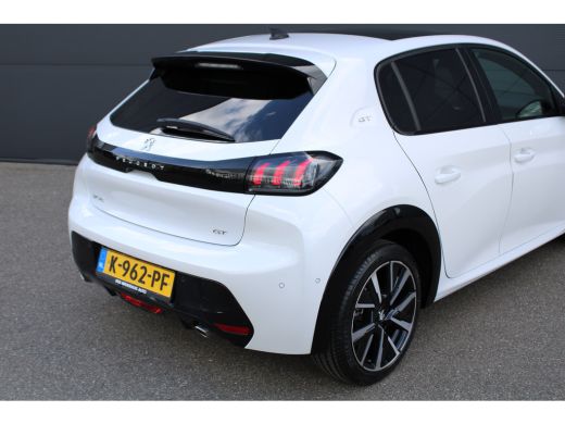 Peugeot 208 1.2 PureTech GT Pack | Navigatie | Camera | Panoramadak | Stoelverwarming | Apple carplay | Full ... ActivLease financial lease