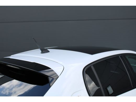 Peugeot 208 1.2 PureTech GT Pack | Navigatie | Camera | Panoramadak | Stoelverwarming | Apple carplay | Full ... ActivLease financial lease