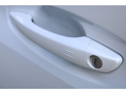 Peugeot 208 1.2 PureTech GT Pack | Navigatie | Camera | Panoramadak | Stoelverwarming | Apple carplay | Full ... ActivLease financial lease