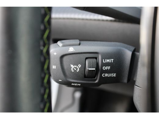 Peugeot 208 1.2 PureTech GT Pack | Navigatie | Camera | Panoramadak | Stoelverwarming | Apple carplay | Full ... ActivLease financial lease