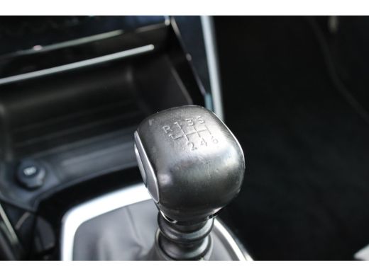 Peugeot 208 1.2 PureTech GT Pack | Navigatie | Camera | Panoramadak | Stoelverwarming | Apple carplay | Full ... ActivLease financial lease