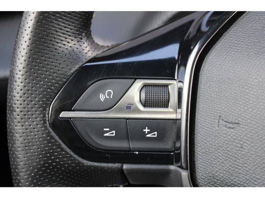 Peugeot 208 1.2 PureTech GT Pack | Navigatie | Camera | Panoramadak | Stoelverwarming | Apple carplay | Full ... ActivLease financial lease