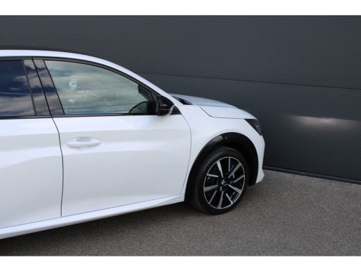 Peugeot 208 1.2 PureTech GT Pack | Navigatie | Camera | Panoramadak | Stoelverwarming | Apple carplay | Full ... ActivLease financial lease