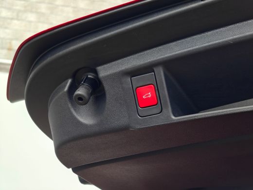 Peugeot 308 SW 1.6 Plug-in Hybrid 195 GT | 7,4 kW lader | Achteropkomend verkeer waarschuwing | Achteruitrijc... ActivLease financial lease