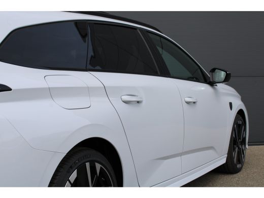 Peugeot 308 SW 1.6 Plug-in Hybrid 195 GT | Automaat | Navigatie | Camera | Panorama/schuifdak | Focal | Nieuw... ActivLease financial lease