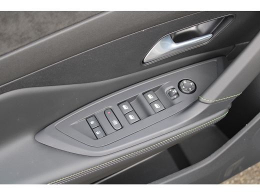 Peugeot 308 SW 1.6 Plug-in Hybrid 195 GT | Automaat | Navigatie | Camera | Panorama/schuifdak | Focal | Nieuw... ActivLease financial lease