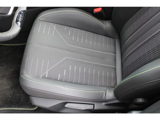 Peugeot 308 SW 1.6 Plug-in Hybrid 195 GT | Automaat | Navigatie | Camera | Panorama/schuifdak | Focal | Nieuw... ActivLease financial lease