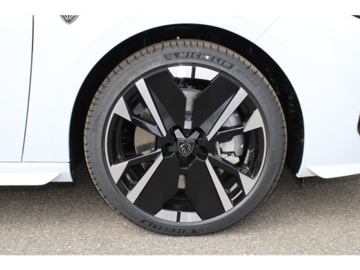 Peugeot 308 SW 1.6 Plug-in Hybrid 195 GT | Automaat | Navigatie | Camera | Panorama/schuifdak | Focal | Nieuw... ActivLease financial lease