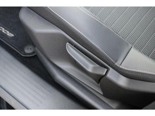 Peugeot 5008 1.2 Hybrid 136 Allure | Automaat | Navigatie | Camera | 7 Persoons | Trekhaak | Mild Hybrid | App... ActivLease financial lease